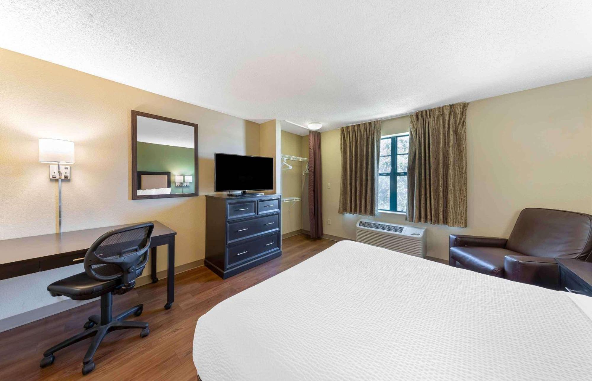 Extended Stay America Suites - Houston - Galleria - Uptown Exterior photo