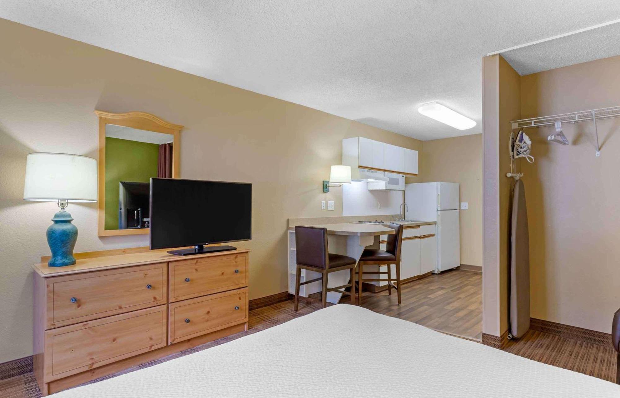 Extended Stay America Suites - Houston - Galleria - Uptown Exterior photo