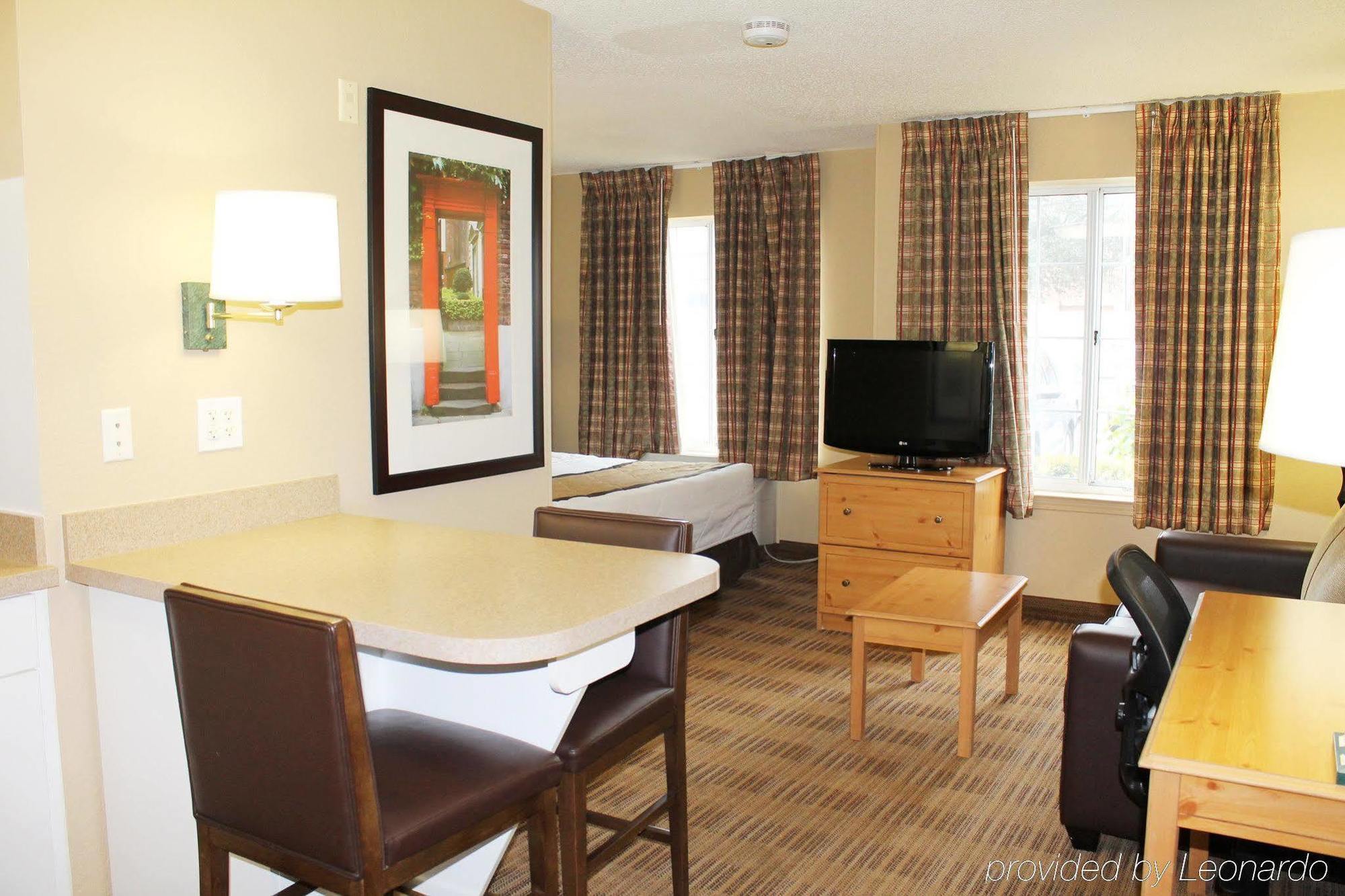 Extended Stay America Suites - Houston - Galleria - Uptown Exterior photo