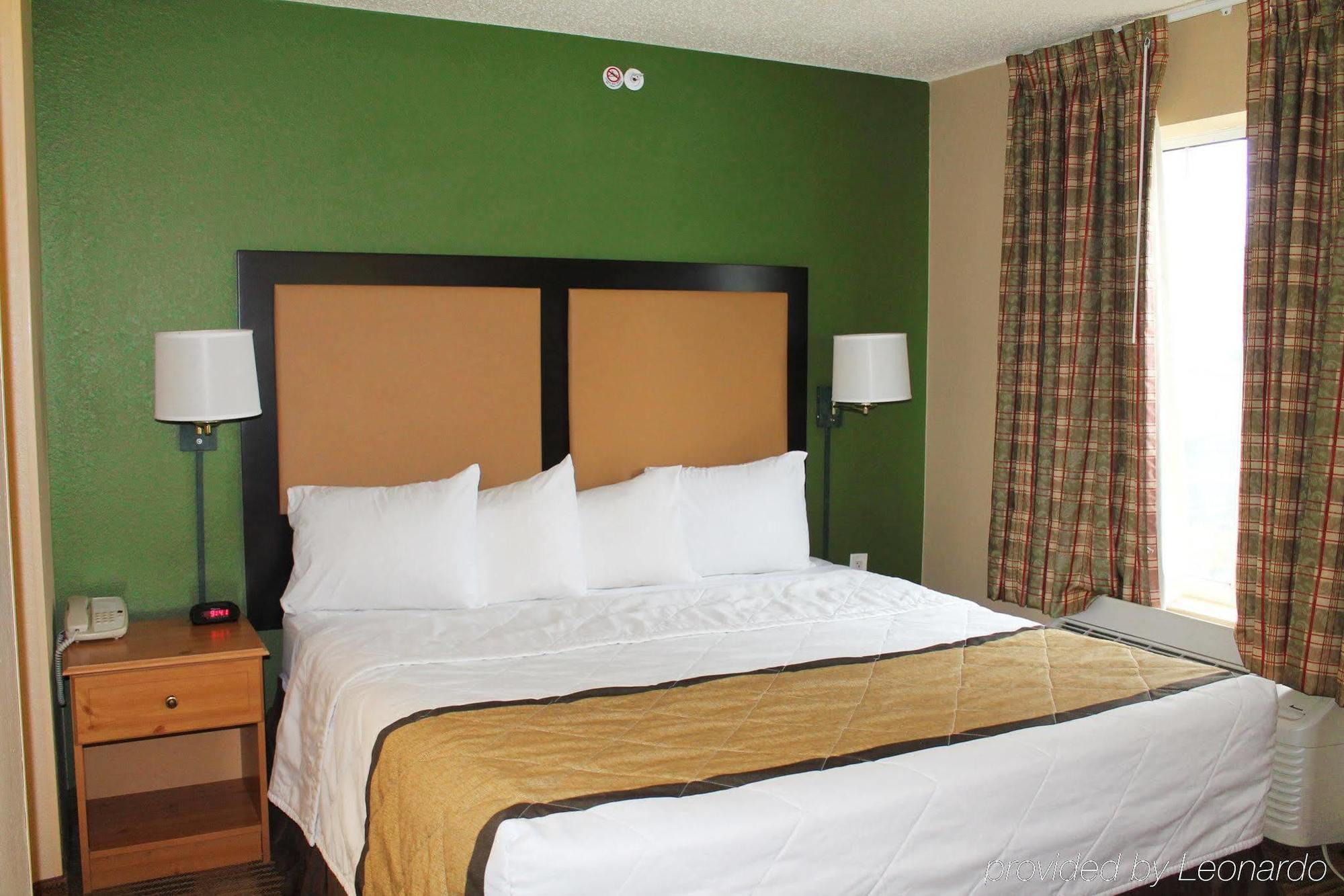Extended Stay America Suites - Houston - Galleria - Uptown Exterior photo